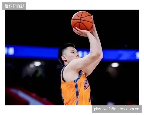 李弘权在上海队迎来爆发赛季,其锋线投射能力成为球队重要武器。 李弘权在上海队迎来爆发赛季,其锋线投射能力成为球队重要武器。